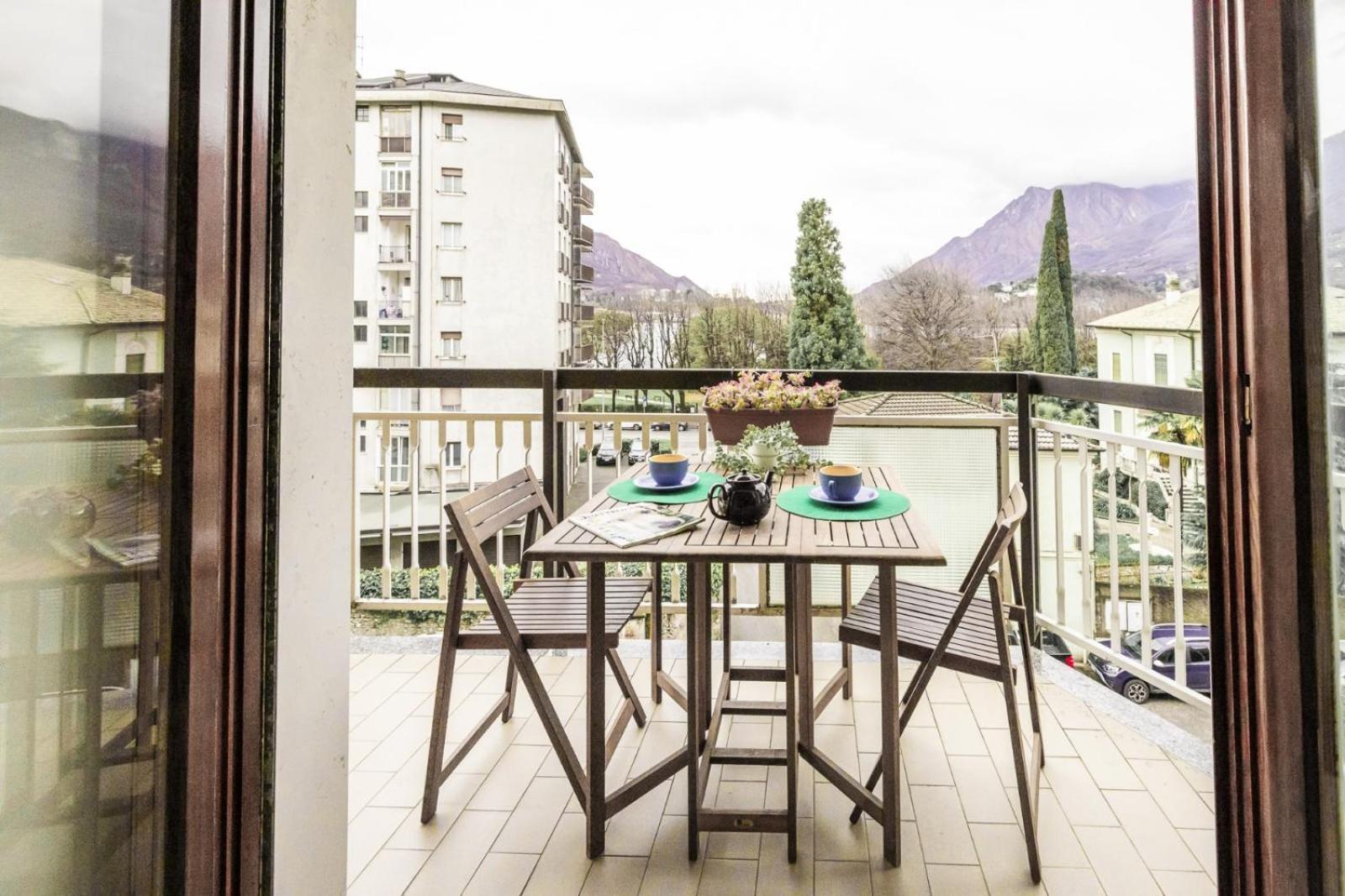Appartement Big Deluxe Apts Italian Style Lake&Terrace à Lecco Extérieur photo
