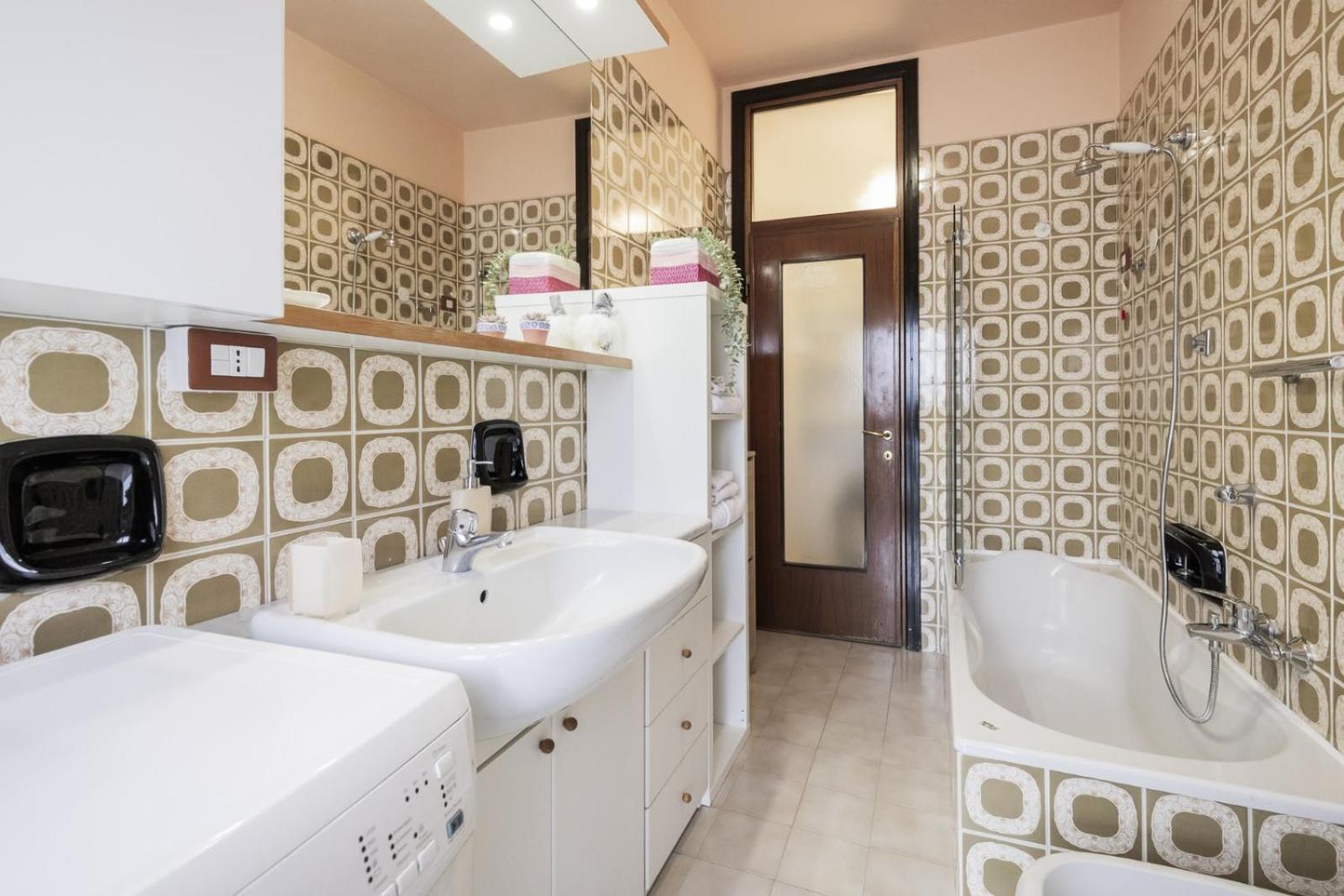 Appartement Big Deluxe Apts Italian Style Lake&Terrace à Lecco Extérieur photo